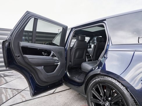 Used 2023 Land Rover Range Rover Long Wheelbase SE image 27