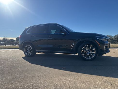 Used 2022 BMW X5 sDrive40i w/ Parking Assistance Package image 2