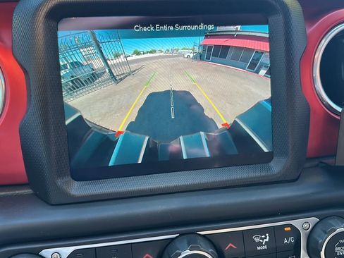 Used 2021 Jeep Wrangler Unlimited Rubicon image 18