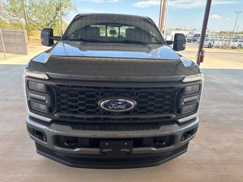 Used 2023 Ford F250 Lariat w/ Sport Appearance Package AWD/4WD image 2