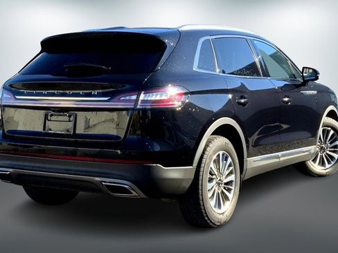 Used 2022 Lincoln Nautilus AWD w/ Premium Package image 11