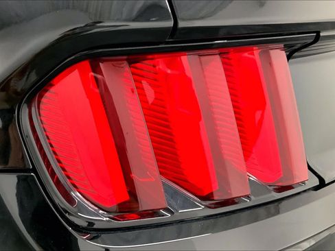 Used 2016 Ford Mustang GT RWD image 21