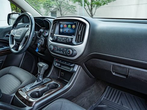 Used 2015 GMC Canyon SLE RWD image 40