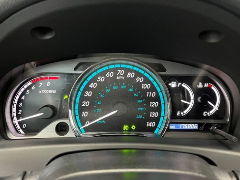 Used 2010 Toyota Venza w/ Convenience Pkg image 16