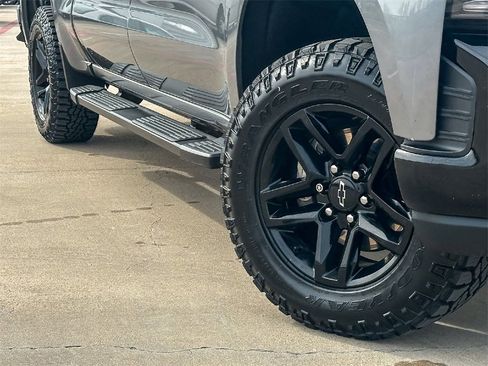 Used 2022 Chevrolet Silverado 1500 LT Trail Boss w/ Convenience Package II image 9