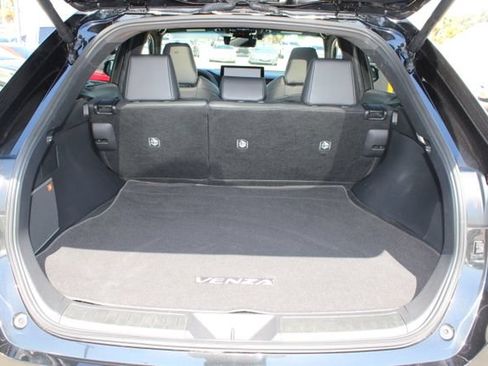 Used 2024 Toyota Venza Limited AWD/4WD image 8