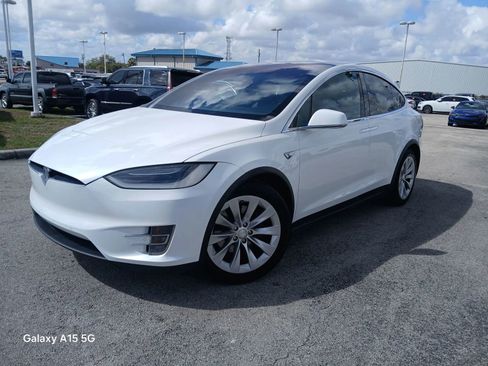 Used 2016 Tesla Model X 75D image 2