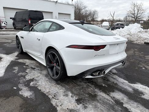 Used 2018 Jaguar F-TYPE R image 3