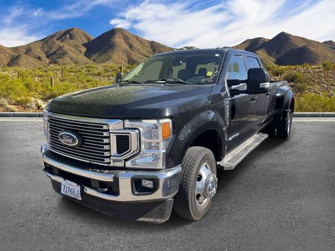 Used 2022 Ford F350 Lariat w/ FX4 Off-Road Package AWD/4WD image 2