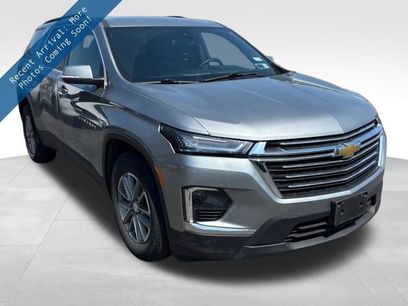Used 2023 Chevrolet Traverse LT