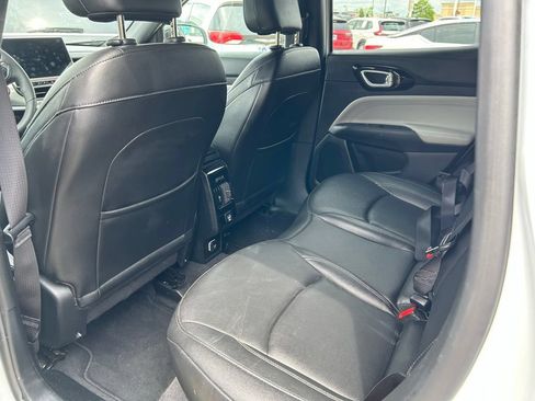 Used 2025 Jeep Compass Limited AWD/4WD image 9