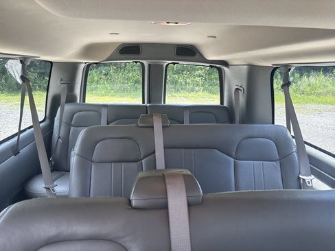 Used 2024 Chevrolet Express 3500 LS RWD image 25