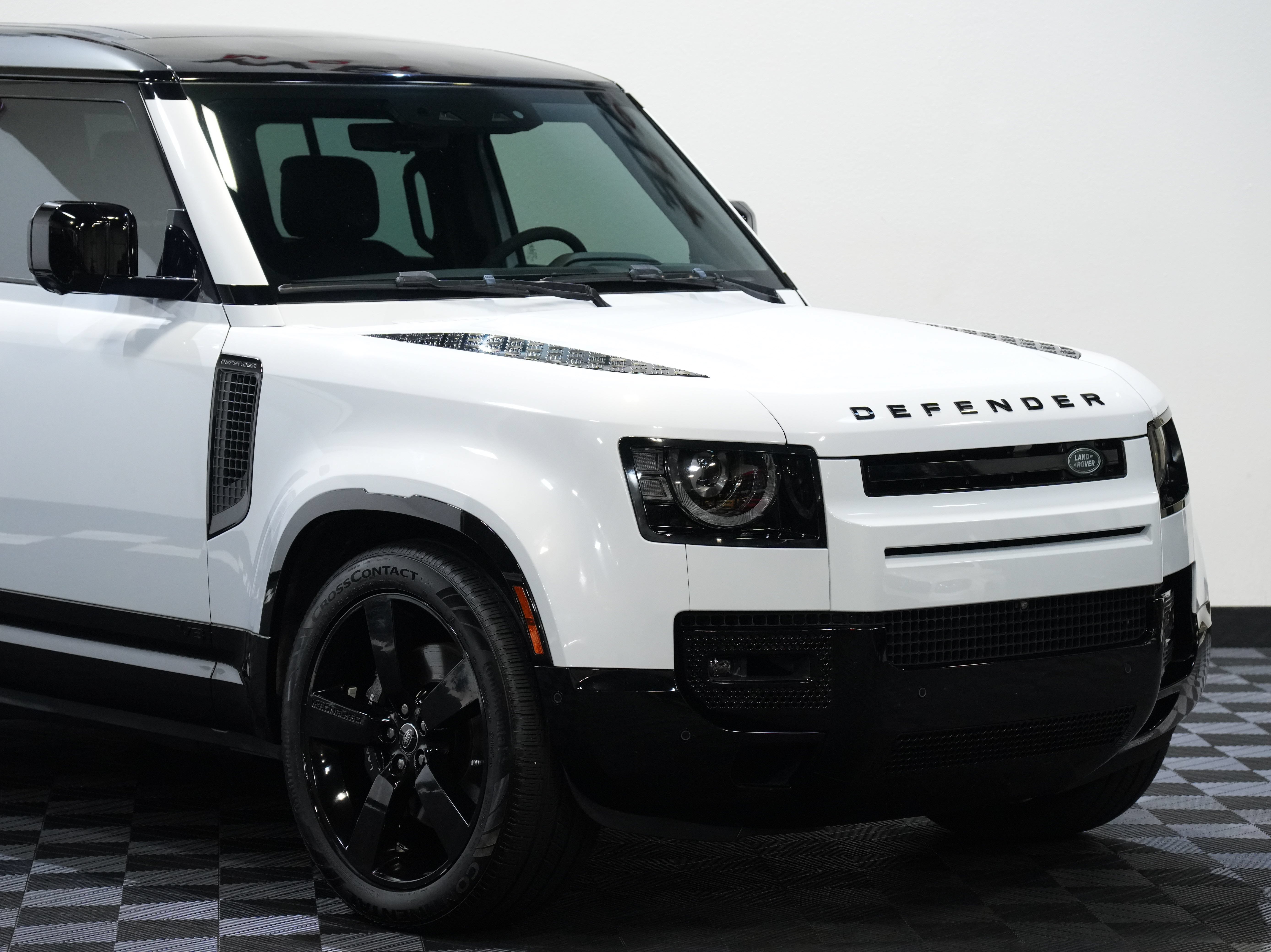 Used 2022 Land Rover Defender 110 V8 AWD/4WD image 9