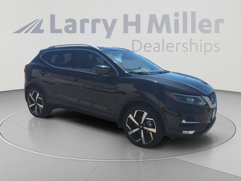 Used 2021 Nissan Rogue Sport SL w/ Premium Package FWD image 7