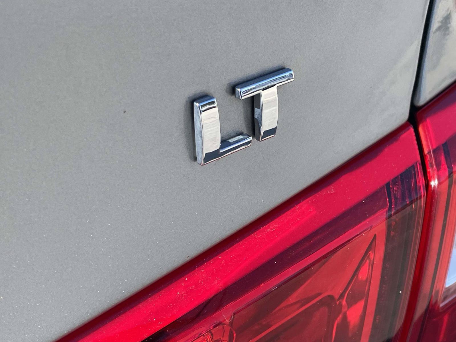 Used 2025 Chevrolet Malibu LT FWD image 8