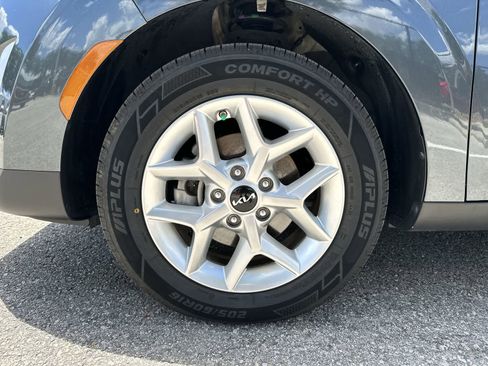 Used 2024 Kia Soul LX w/ Option Group 015 FWD image 13