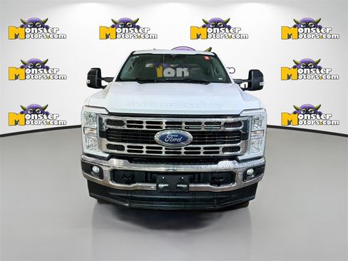 Used 2024 Ford F350 XLT image 5