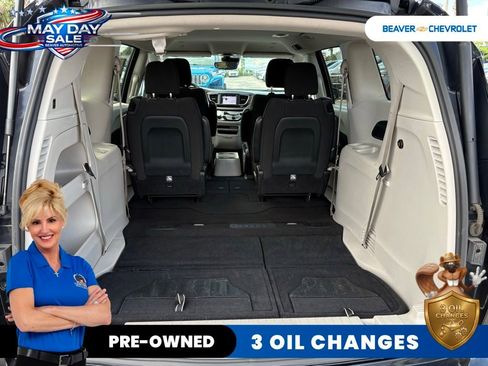 Used 2023 Chrysler Voyager LX FWD image 11