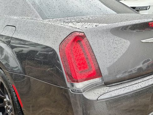 Used 2019 Chrysler 300 Touring w/ Sport Appearance Package RWD image 11