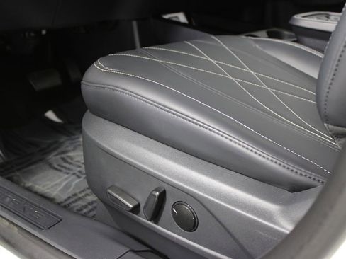 Used 2025 Ford Mustang Mach-E Select w/ Comfort Package Lite image 9