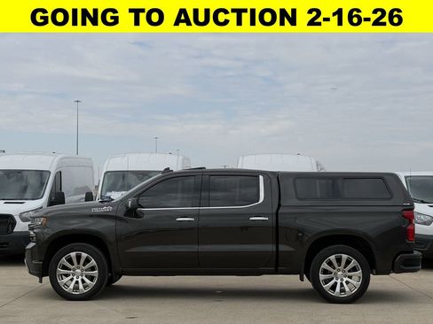 Used 2021 Chevrolet Silverado 1500 High Country w/ Technology Package image 3