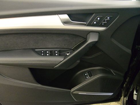 Certified 2024 Audi Q5 e Premium Plus w/ Premium Plus Package image 9