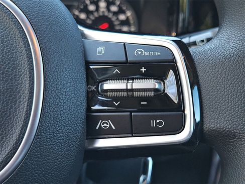 Used 2022 Kia Sorento LX image 22