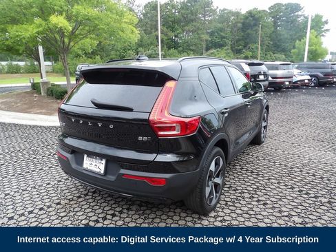 Certified 2024 Volvo XC40 B5 Plus w/ Climate Package AWD/4WD image 7