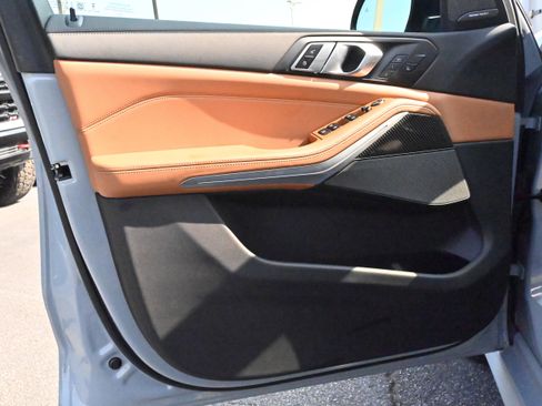 Used 2025 BMW X5 M60i AWD/4WD image 14