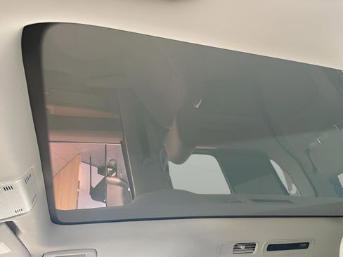 New 2025 Volkswagen ID. Buzz 1st Edition image 10