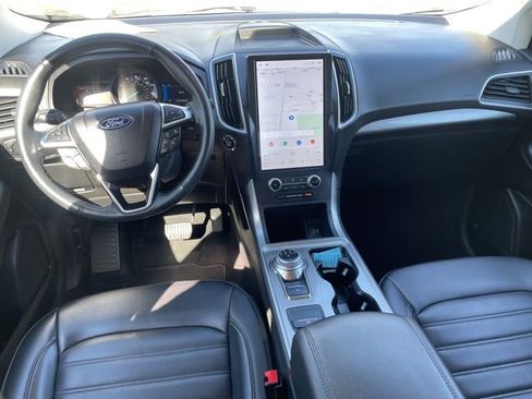 Used 2024 Ford Edge SEL image 3