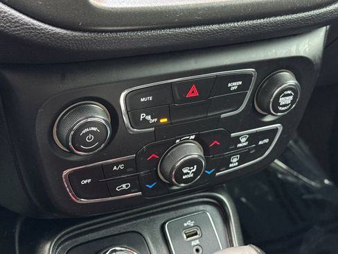Used 2018 Jeep Compass Trailhawk w/ Leather Interior Group AWD/4WD image 23