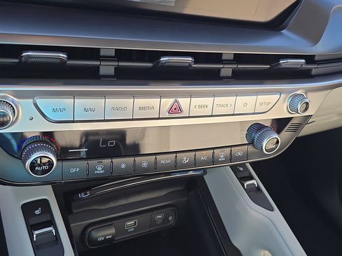 New 2025 Kia Telluride S image 29