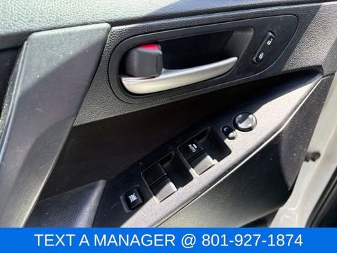 Used 2012 MAZDA MAZDA3 i Touring FWD image 15