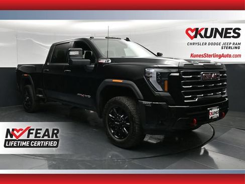 Used 2025 GMC Sierra 2500 AT4 AWD/4WD image 1