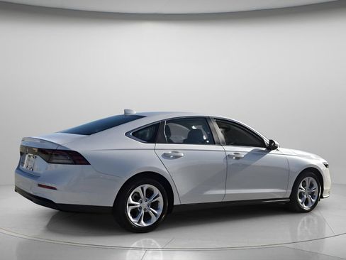 Used 2025 Honda Accord LX image 6