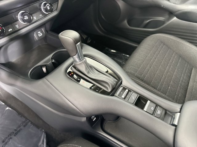 Used 2025 Honda HR-V LX image 18