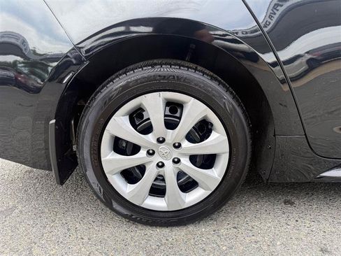 Used 2025 Toyota Corolla LE FWD image 12