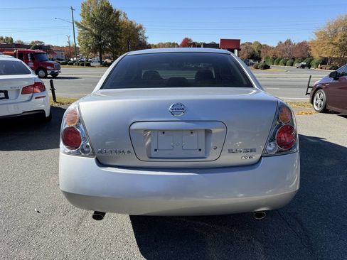 Used 2004 Nissan Altima 3.5 SE image 5
