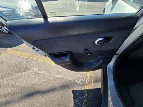 Used 2009 Nissan Versa Sedan image 19