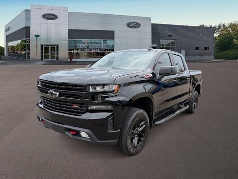 Used 2020 Chevrolet Silverado 1500 LT Trail Boss AWD/4WD image 4