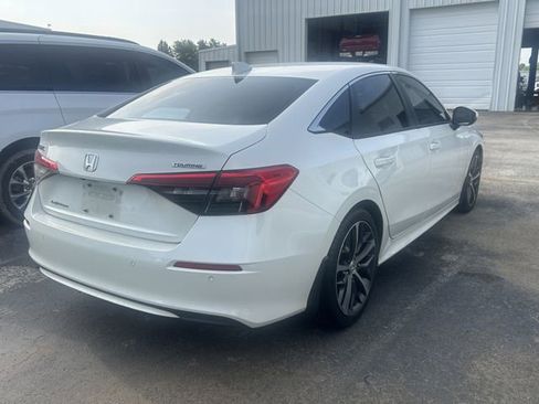 Used 2024 Honda Civic Touring image 3