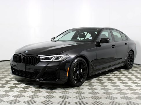 Used 2023 BMW 530i w/ M Sport Package image 3