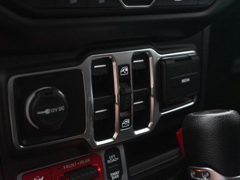 Used 2023 Jeep Wrangler Rubicon w/ LED Lighting Group image 18