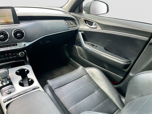 Used 2020 Kia Stinger GT2 image 24