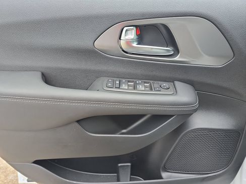 New 2026 Chrysler Pacifica Select w/ S Appearance Package AWD/4WD image 12