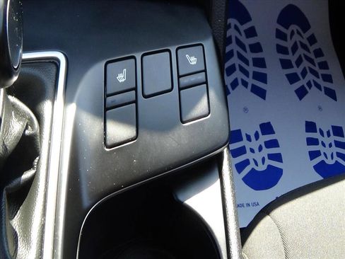 Used 2025 Kia Sportage LX image 29