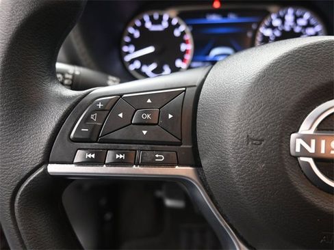 Used 2024 Nissan Sentra SV image 31