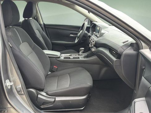 Certified 2024 Nissan Sentra SV FWD image 11