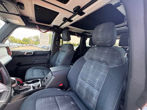 Used 2025 Ford Bronco Heritage Edition AWD/4WD image 9